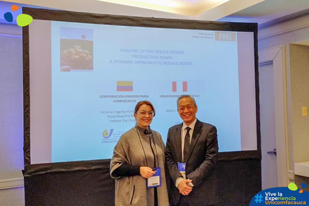 Vicerrectora de Investigación y Extensión Unicomfacauca, Mg. Victoria Eugenia Patiño Arenas con el Dr. Mario Chong, de la Universidad del Pacífico.